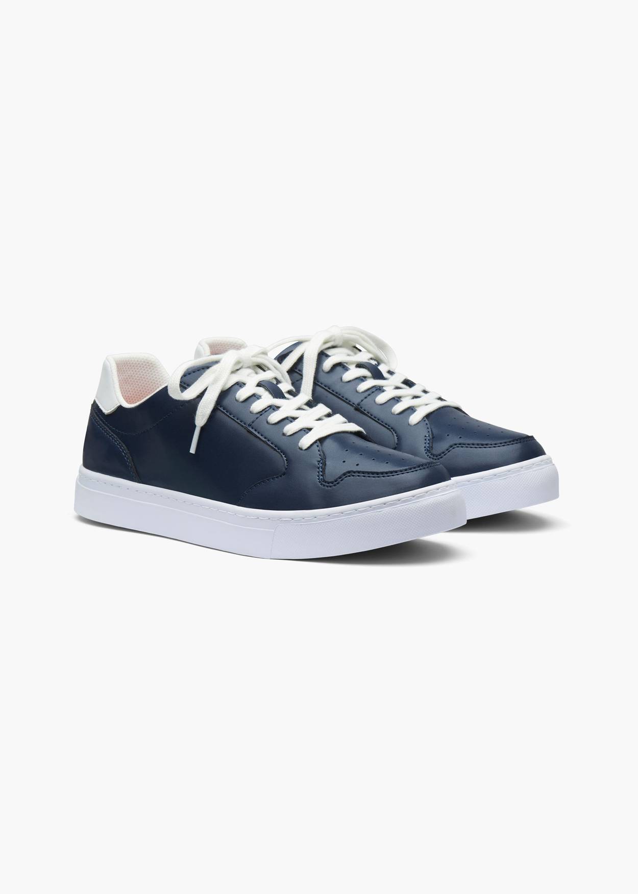 Avenue Sneaker